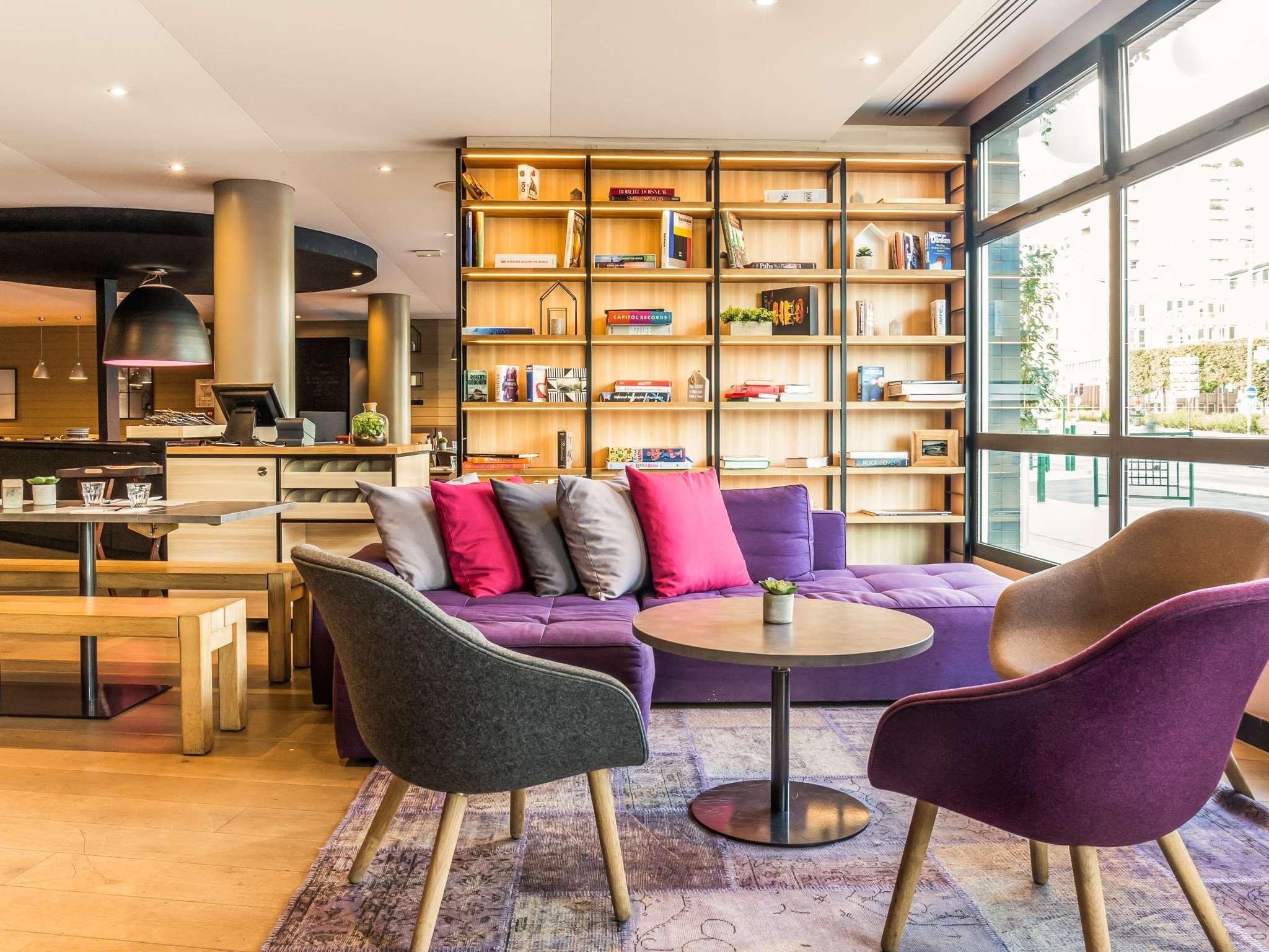 Campanile Paris Ouest - Pont De Hotel 3*