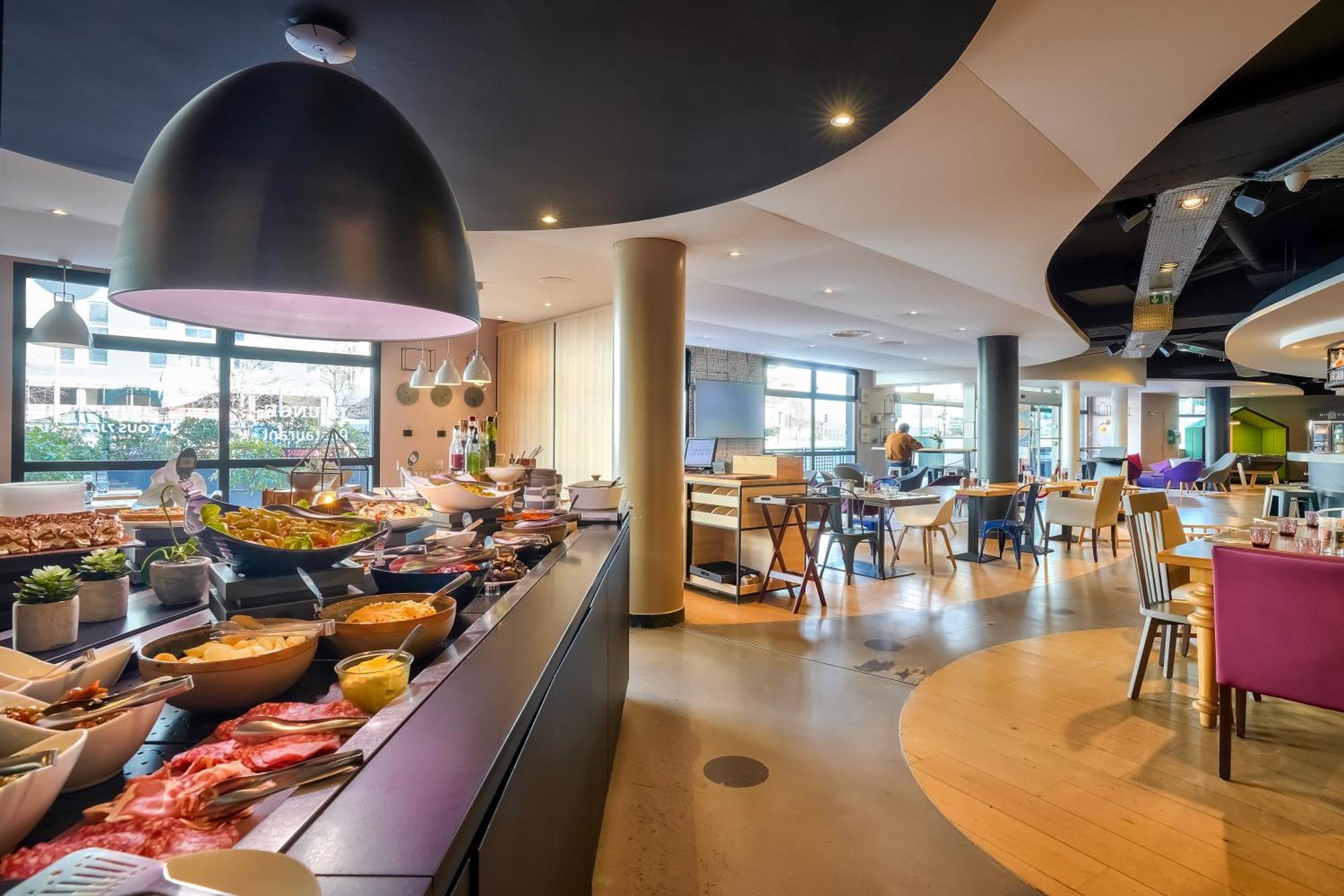 Hotel Campanile Paris Ouest - Pont De 3*