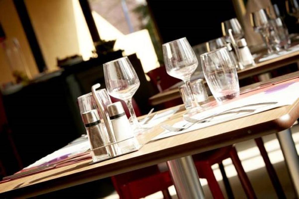 Hotel Campanile Paris Ouest - Pont De 3*